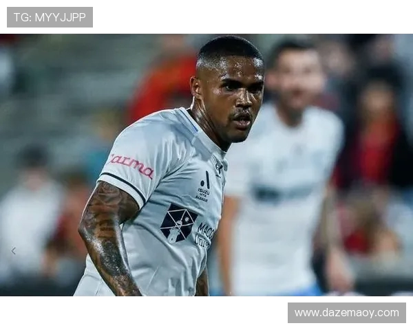 道格拉斯科斯塔因个人原因或将留巴西并考虑离开悉尼FC